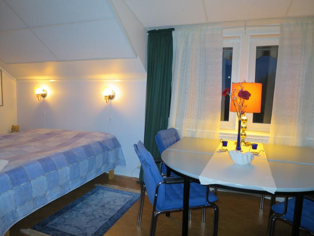 Hotel Dessans Café&Logi Pello Habitación foto